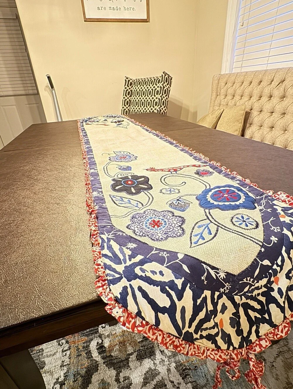 Pier 1 imports Appliqué Red Blue BIRD & Flowers Jute Table Runner  72